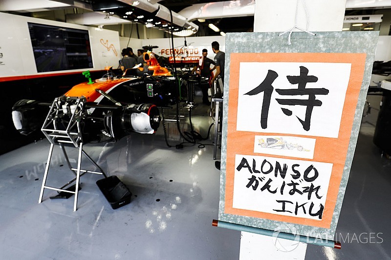 Alonso megrovást és két büntetőpontot kapott a kék zászlóért