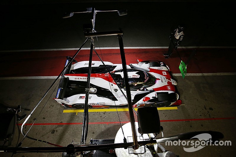 Alonso passa por teste de simulador para Le Mans