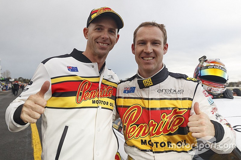 Sandown Supercars: Reynolds edges Whincup for pole