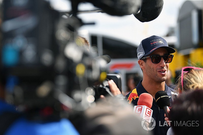 Ricciardo, Red Bull'un Honda'yı övmesinden etkilenmemiş