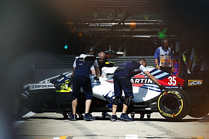 Williams сняла с пилотов ответственность за вылеты в квалификации