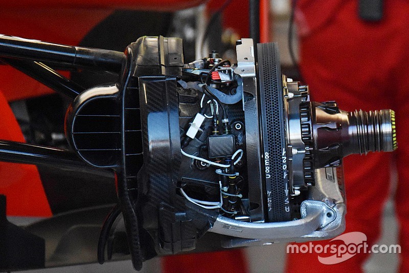 Ferrari: i dischi Brembo anteriori con 1.500 fori di raffeddamento!