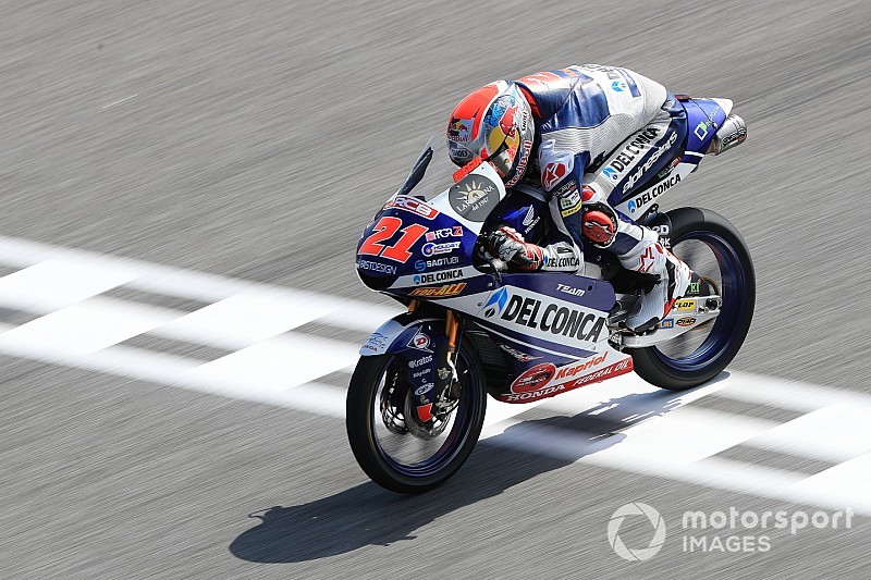 Moto3, Buriram, Libere 3: Di Giannantonio vola, ancora indietro Martin