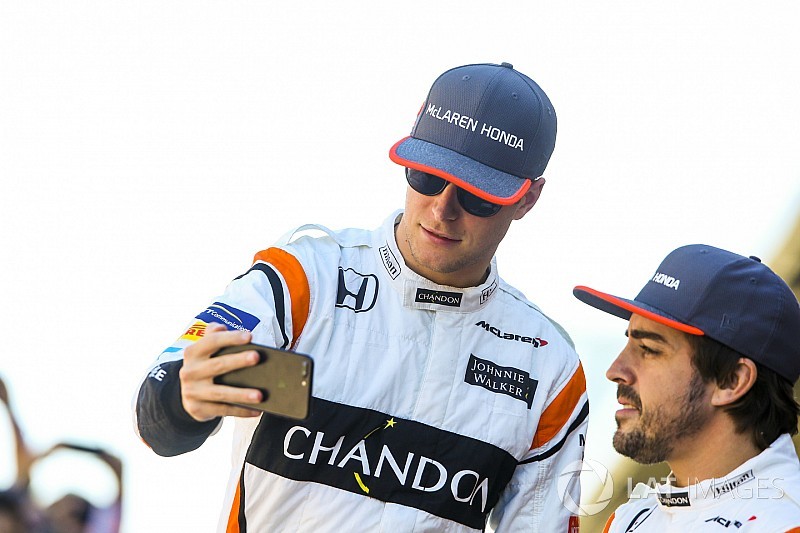 Vandoorne: Alonso benim mentorum değil!