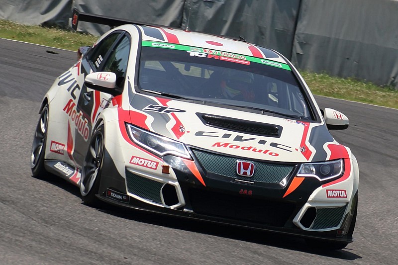 【S耐】土屋圭市、14年ぶりのレースで激走を見せるも終盤の不運に泣く