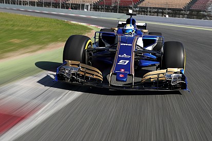 Vídeo y fotos: el nuevo Sauber rueda por primera vez