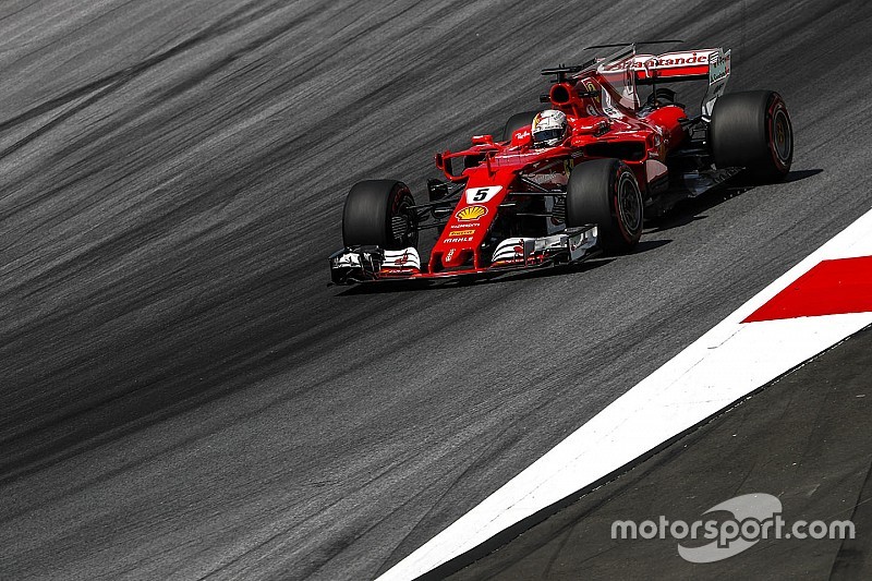 Vettel ve complicada la lucha con Mercedes en Austria