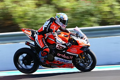 Marco Melandri unter Druck von Michael Ruben Rinaldi?
