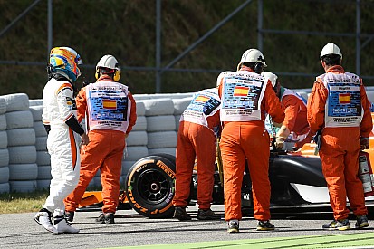 McLaren-Honda's 2017 decline was "humiliating" for Alonso