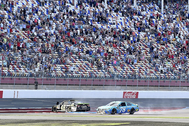 Crash in der letzten Kurve: Johnson schießt sich selbst aus den NASCAR-Playoffs!