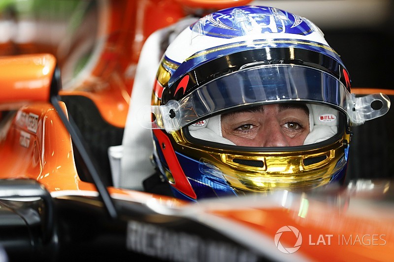 Alonso, 2018 McLaren aracına ilk kez oturdu