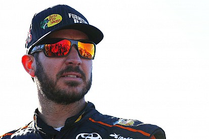 Truex rebounds to lead Saturday's first Sprint Cup practice