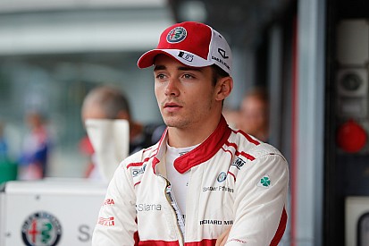 Pilotes 2019 : Sauber ne décidera rien avant Ferrari