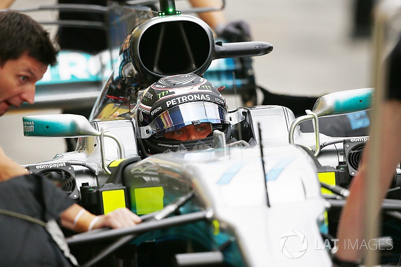 Bottas troca câmbio e perde cinco posições no grid no Japão