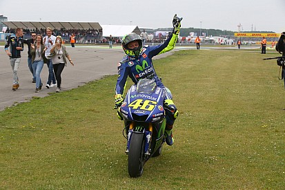 GALERI: Selebrasi kemenangan ke-10 Rossi di Assen