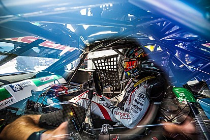 Darwin Supercars: Kelly tops opening practice