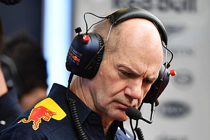 Renault намагається переманити Ньюї з Red Bull