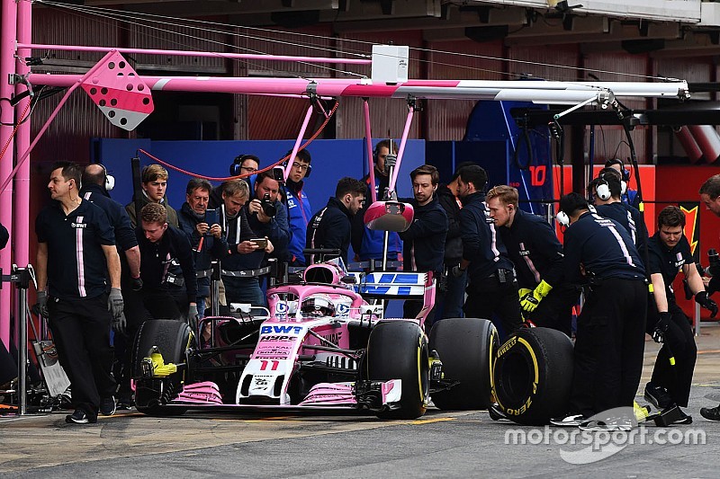 Керівник Force India: Команді бракує 100 співробітників