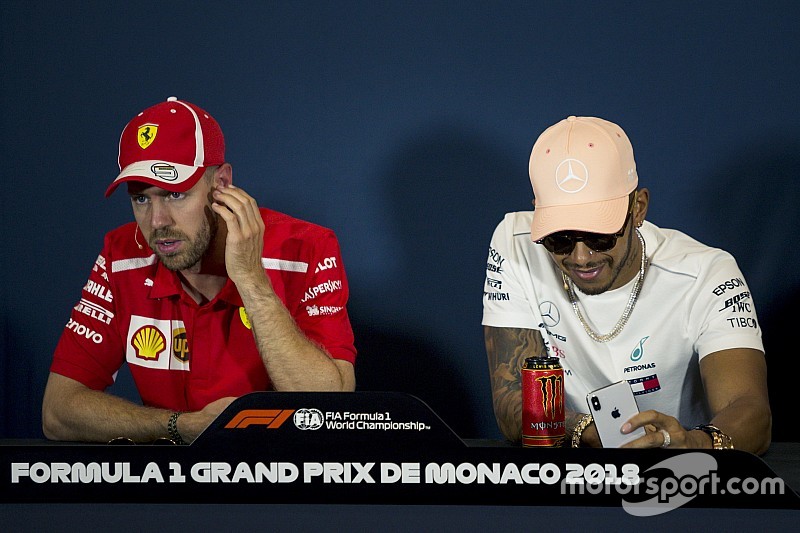 Hamilton ve Vettel, Monaco'da grid kızlarını yeniden görecekleri için mutlu