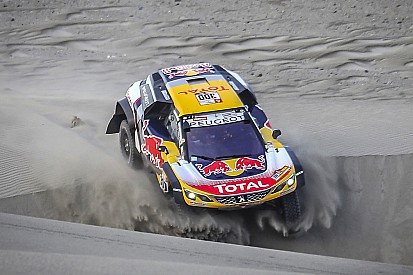 Dakar, clamoroso: sospensione K.O. per Peterhansel. Sainz nuovo leader!