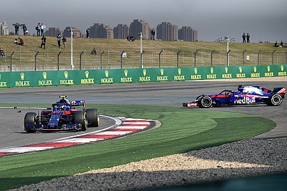 Пілоти Toro Rosso зіткнулися в Китаї через непорозуміння