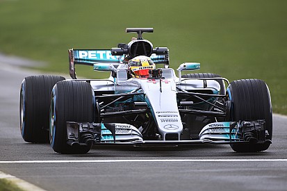 Hamilton over baandebuut Mercedes W08: “Beest van een auto”