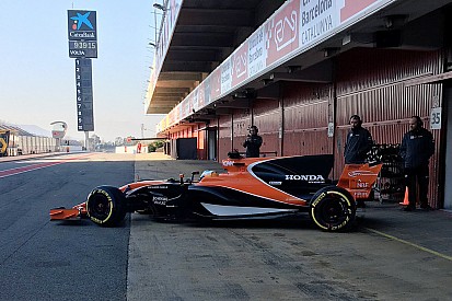 McLaren hace su primera salida en Barcelona con Alonso