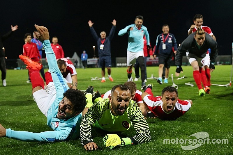 Ampute Milli Futbol Takımımızı kutluyoruz