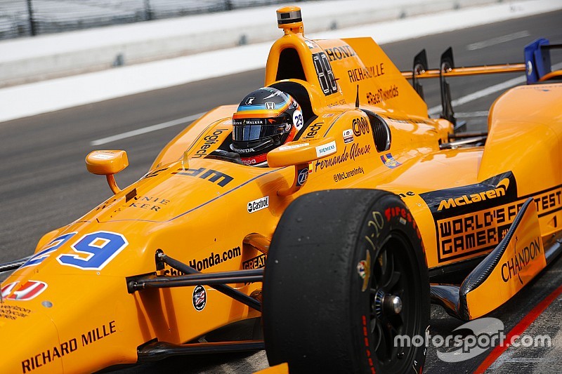 Алонсо назвал совпадением тесты IndyCar после объявления об уходе из Ф1