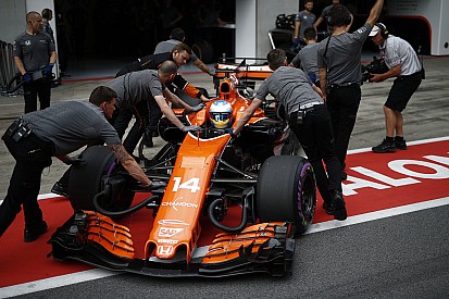 Alonso sintió que alguien "jugaba a los bolos" tras ser impactado en Austria