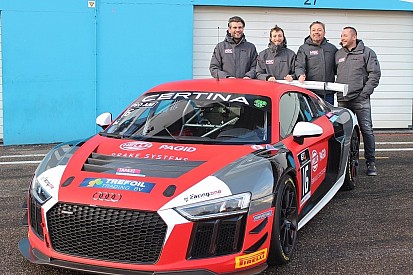 Mór Csaba révén 2018-ban is lesz magyar versenyző a GT4-ben!