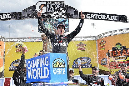 Gragson surpreende e vence pela 1ª vez na Truck Series