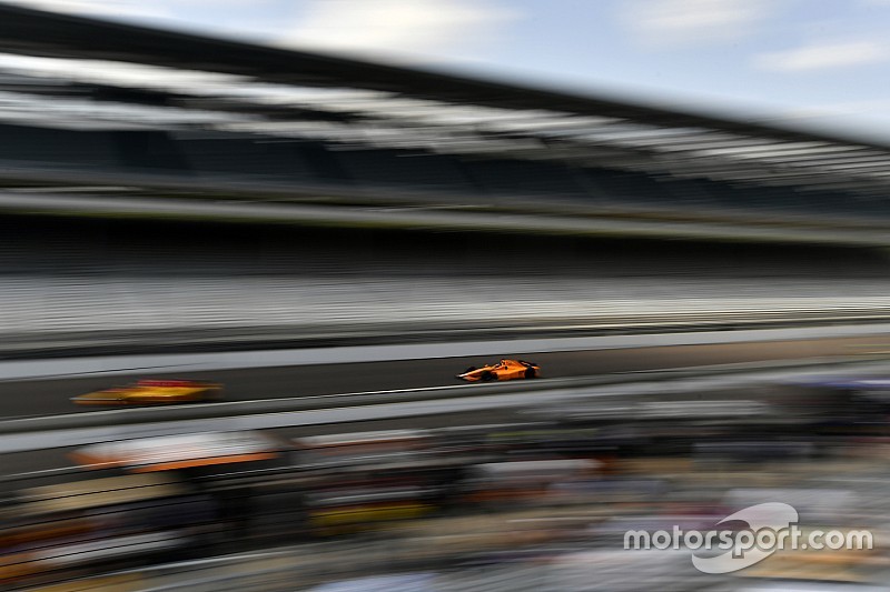 Video: Alonso termina cuarto la jornada del viernes en Indy 500