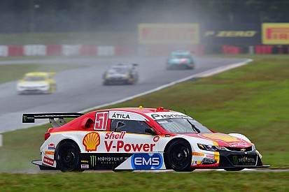 Átila supera Camilo no final e vence corrida 2 em Sta. Cruz