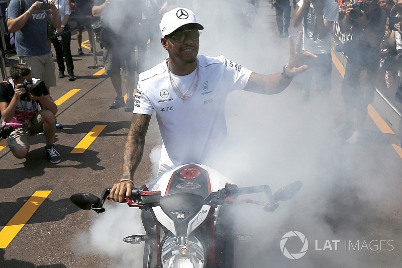 F1-Star Lewis Hamilton: Was sich hinter seinem Superbike-Test verbirgt