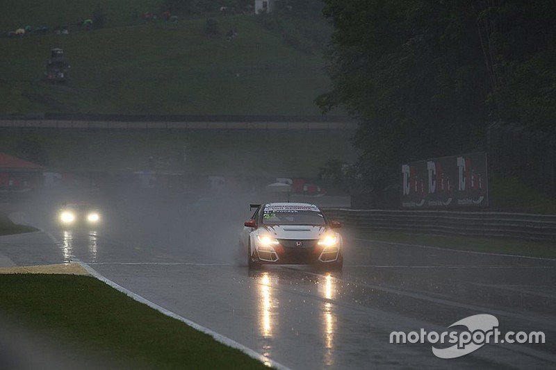 Salzburgring, la pioggia esalta Proczyk: pole al debutto con la Honda!