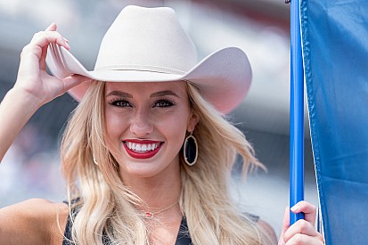 Grid girls iluminam fim de semana em autódromos pelo mundo