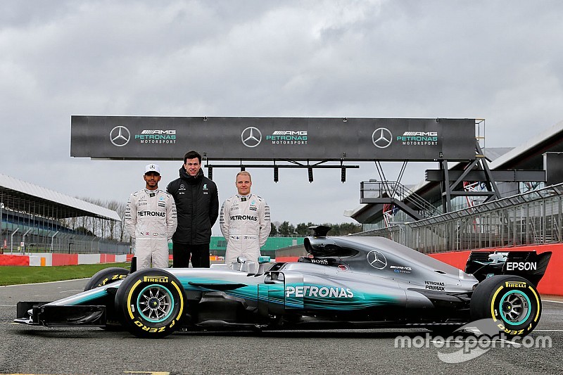 Технічний аналіз: анатомія нового Mercedes W08