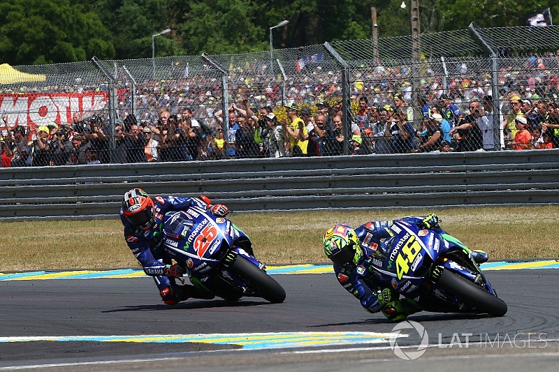 Rossi-Vinales jajal YZR-M1 2018 di Misano