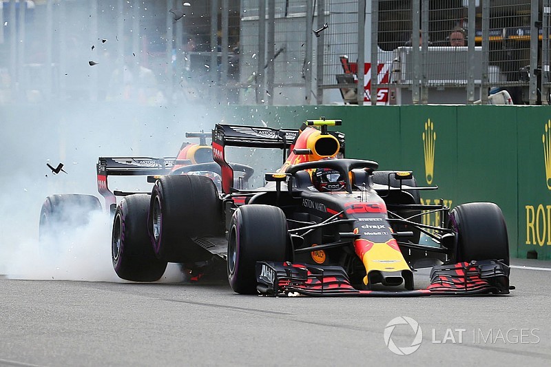 GALERI: Kecelakaan duo Red Bull di GP Azerbaijan