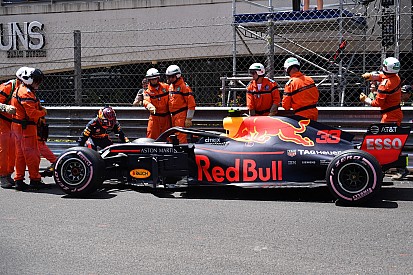 Red Bull cutuca Verstappen: “precisa de abordagem diferente”