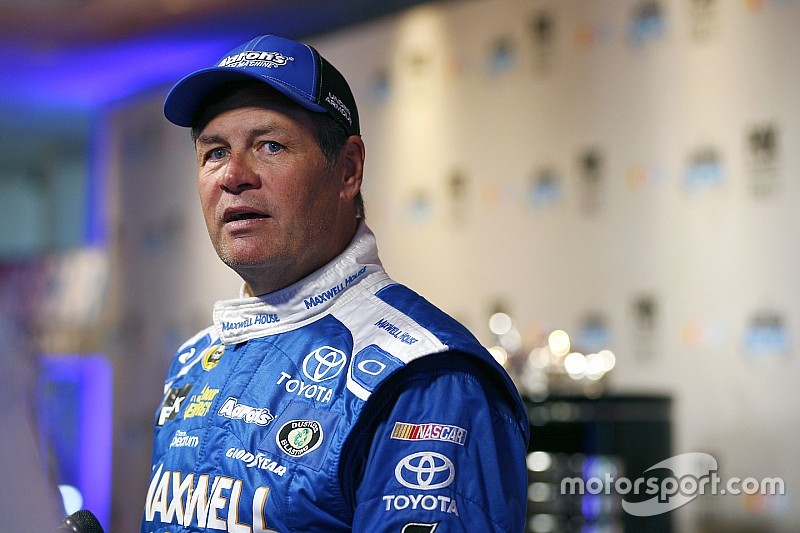 Michael Waltrip facing bittersweet Daytona 500 without MWR