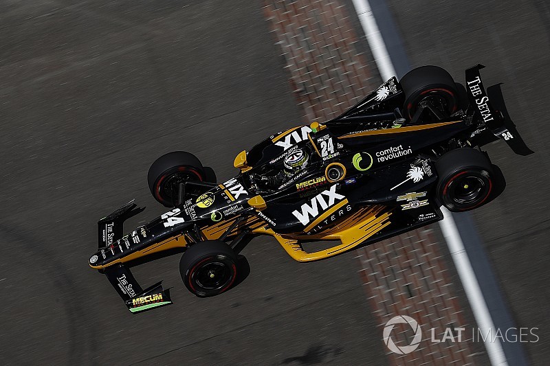 Karam lidera la sesión del lunes previo a Indy 500
