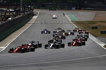Vettel y Ferrari se alejan en el campeonato