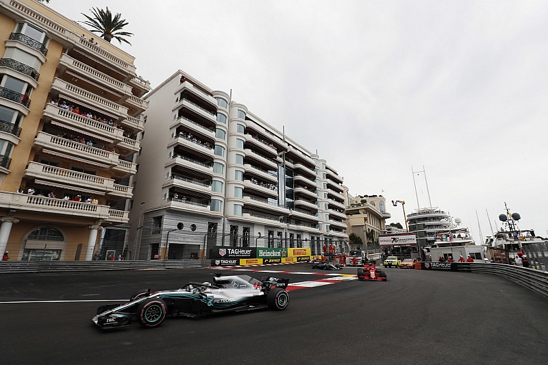 Mercedes busca respuestas a su bajo rendimiento con los hiperblandos
