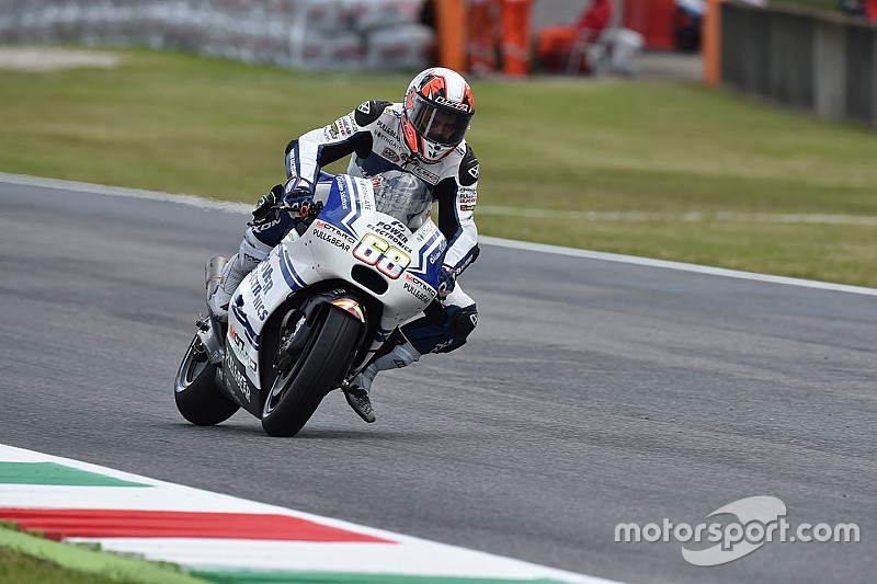 Mugello, Libere 1: pista umida e big prudenti, svetta Hernandez