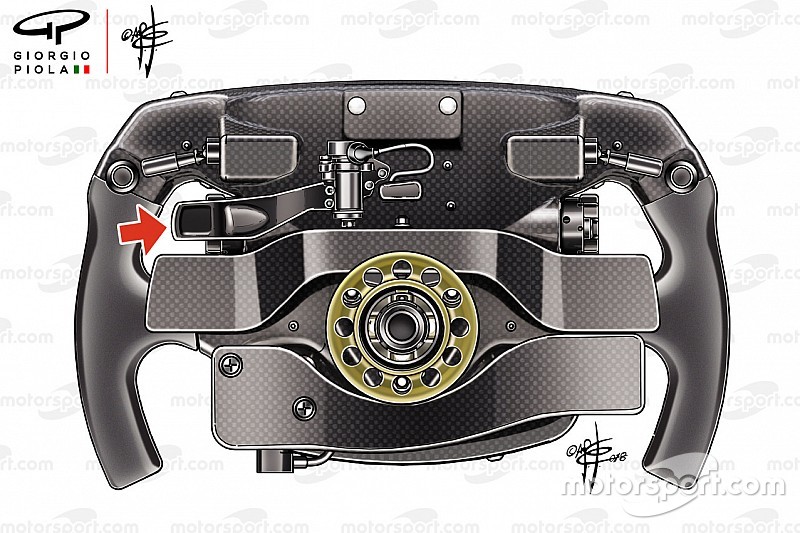 Vettel'in direksiyonundaki 3. pedalın sırrı ne?