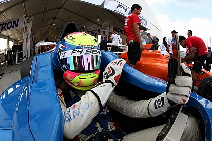 F4/SEA Sepang III: Tampil dominan, Presley raih pole, Kahia P4