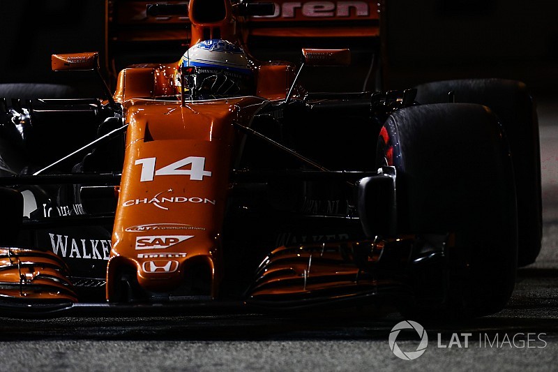A McLaren-Honda idei gépe a nyílt utcán