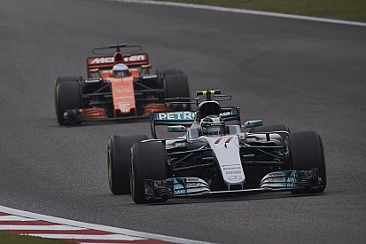 Mercedes revela conversas com McLaren, mas diz: “Era tarde”